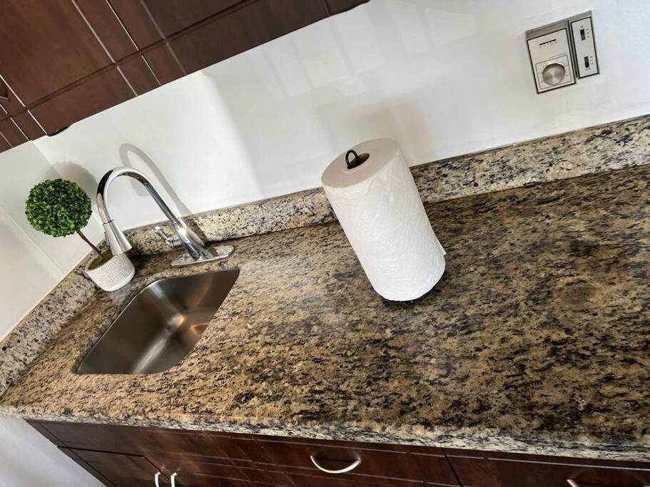 Cozy Affordable Studio Close To The Beach Apartment Hallandale Beach Ngoại thất bức ảnh